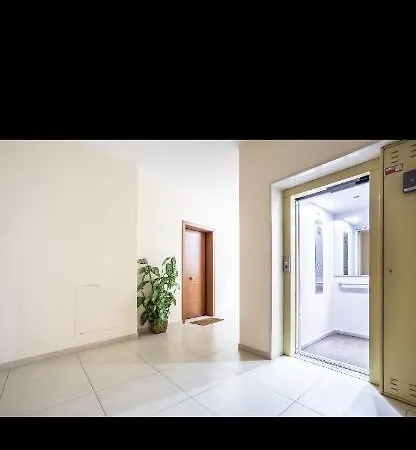 Urban Retreat -private Parking+terrace Roma