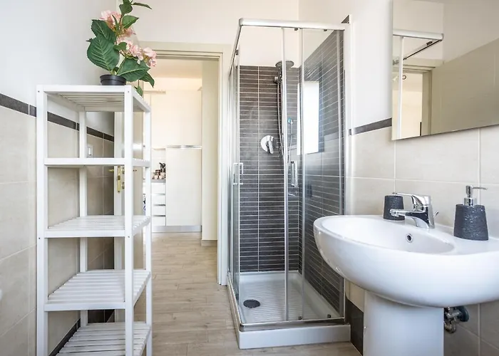 Urban Retreat -private Parking+terrace Řím